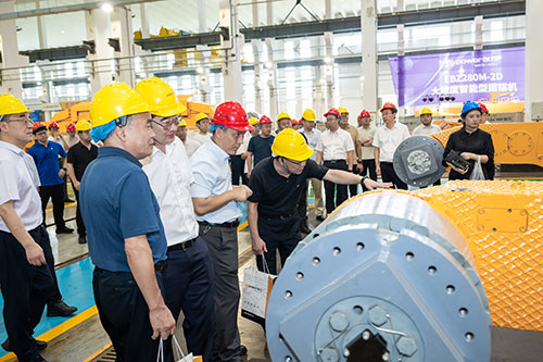 Twin Stars Shine Over the Coal Sea! Chuangli Group Launches Groundbreaking Steep-Gradient Roadheader and High-Speed Shearer --- EBZ280M-2D Roadheader & MG1100/2950-WD Shearer New Product Launch Event (圖9)