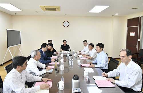 上海創(chuàng)力集團(tuán)創(chuàng)始人石華輝一行赴冀中能源集團(tuán)走訪交流(圖1) 上海創(chuàng)力集團(tuán)創(chuàng)始人石華輝一行赴冀中能源集團(tuán)走訪交流(圖1)