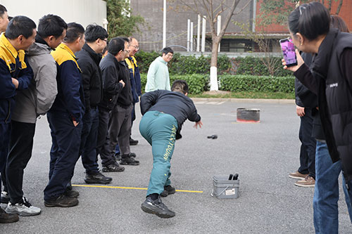 飛奪瀘定橋3.jpg 躍動創(chuàng)力 智勝未來 | 創(chuàng)力集團2025年主題運動會圓滿落幕(圖24)